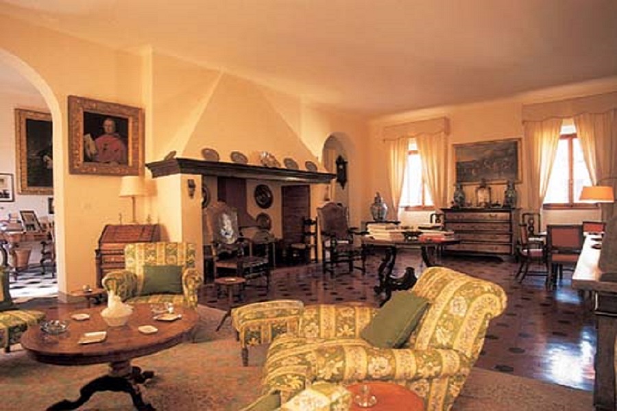 05_sala_camino_villa_palagio_colognole_chianti_rufina_toscana.jpg